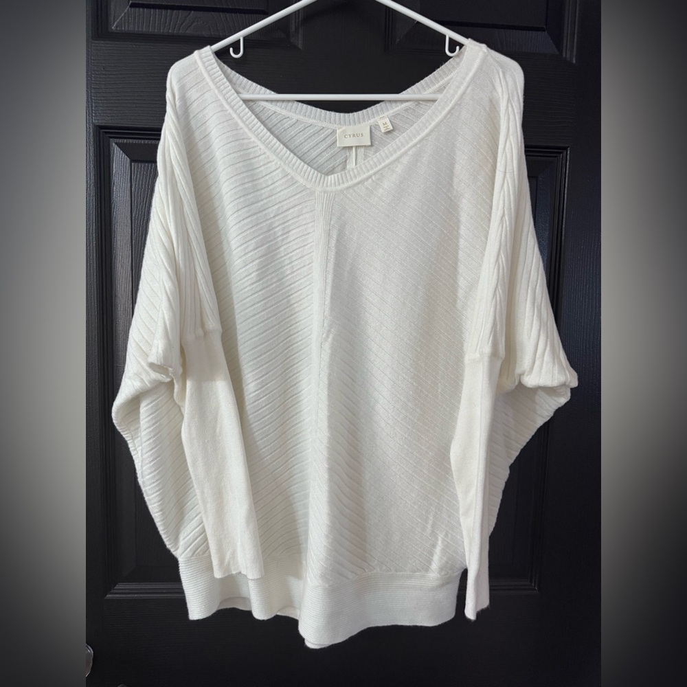 Ladies Medium Dolmon Sleeve Sweater
